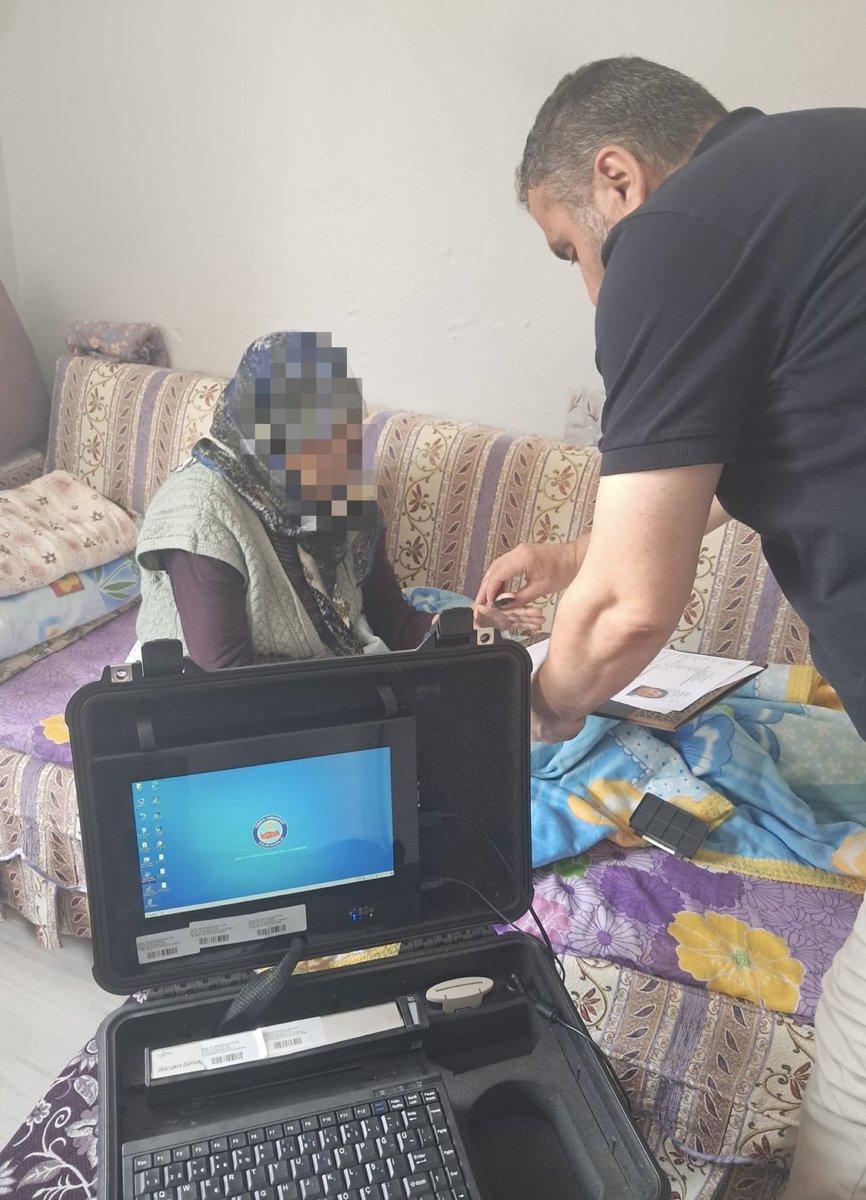26-30 Mayıs tarihleri arasında İnegöl İlçe Nüfus Müdürlüğünce, ANH gereği; nüfus müdürlüklerine gidemeyen vatandaşlarımızın T.C. Kimlik Kartı başvurusu alınmıştır.

<a href="/BursaValiligi/">T.C. Bursa Valiliği</a> 
<a href="/TC_icisleri/">T.C. İçişleri Bakanlığı</a> 
<a href="/TCNufus/">Nüfus ve Vatandaşlık İşleri Genel Müdürlüğü</a> 
<a href="/itasyapan/">İbrahim Taşyapan</a> 
<a href="/h_erkinay1/">Hüsamettin ERKINAY</a> 
<a href="/InegolNufus/">İnegöl İlçe Nüfus Müdürlüğü</a>