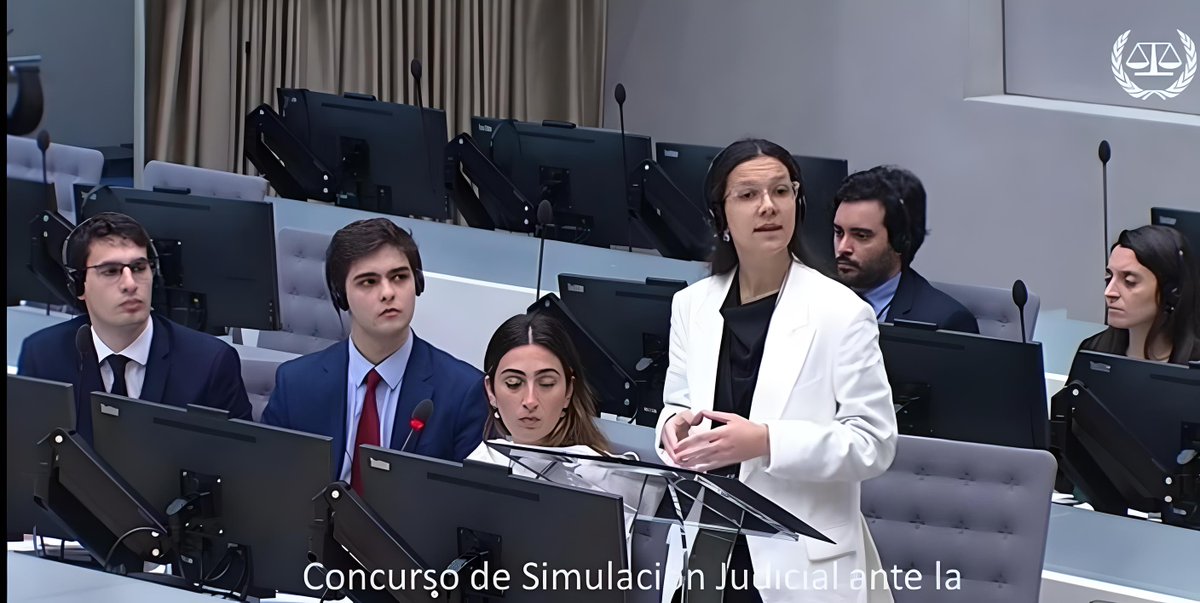 🏆 ¡Primer lugar para <a href="/fder_oficial/">Facultad de Derecho</a> en el Concurso de Simulación Judicial ante la Corte Penal Internacional! 🌍⚖️
🎓 El equipo representó a las víctimas y se destacó entre 19 universidades iberoamericanas.
Más info: fder.edu.uy/node/7888