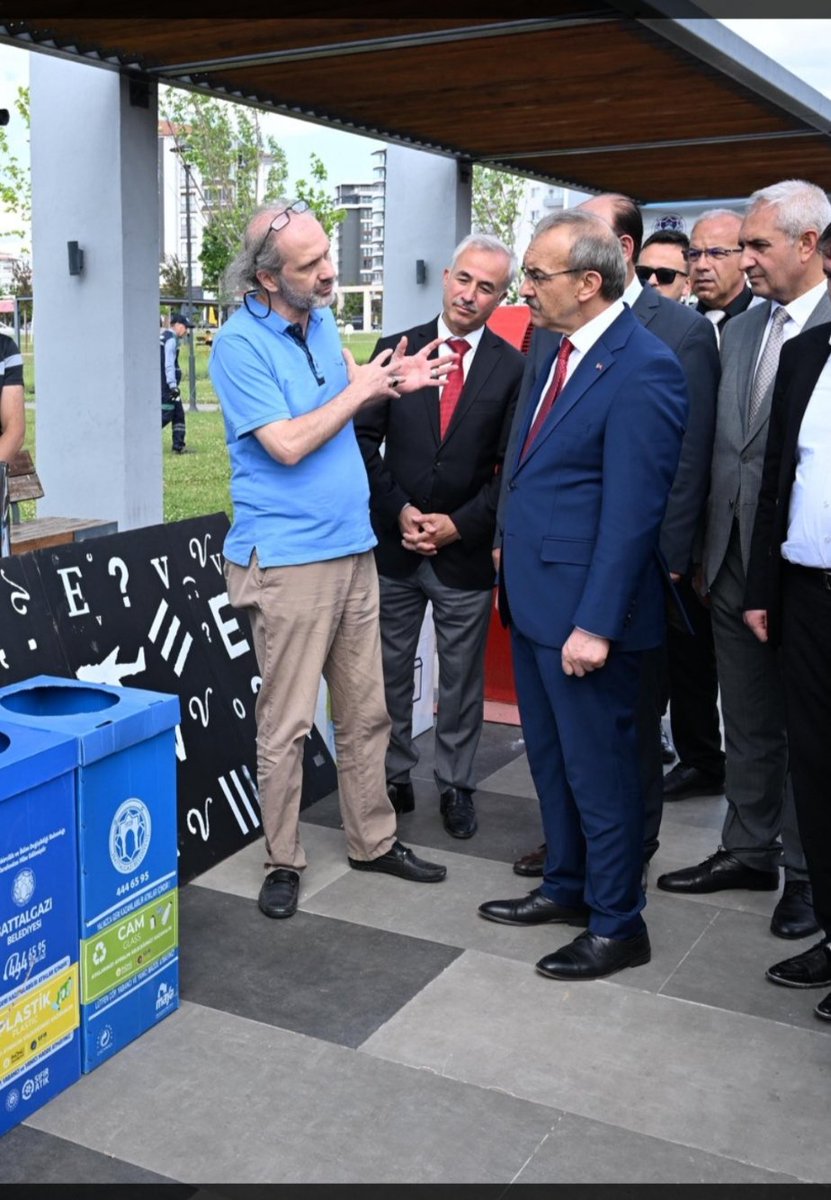 orhan sezgin selçuk (@osezginselcuk) on Twitter photo 5 Haziran Dünya Çevre Günü kapsamında yapılan etkinlikler çerçevesinde,üniversitemizi temsilen Malatya Valimiz Sn;<a href="/SeddarYavuz/">Seddar Yavuz</a>'a üniversitemizdeki çalışmalar hakkında bilgilendirmede bulundum.İlgi ve destekleri için üniversitemiz adına kendilerine çok teşekkür ederim.<a href="/TCMalatyaV/">TC Malatya Valiliği</a> 5 Haziran Dünya Çevre Günü kapsamında yapılan etkinlikler çerçevesinde,üniversitemizi temsilen Malatya Valimiz Sn;<a href="/SeddarYavuz/">Seddar Yavuz</a>'a üniversitemizdeki çalışmalar hakkında bilgilendirmede bulundum.İlgi ve destekleri için üniversitemiz adına kendilerine çok teşekkür ederim.<a href="/TCMalatyaV/">TC Malatya Valiliği</a>