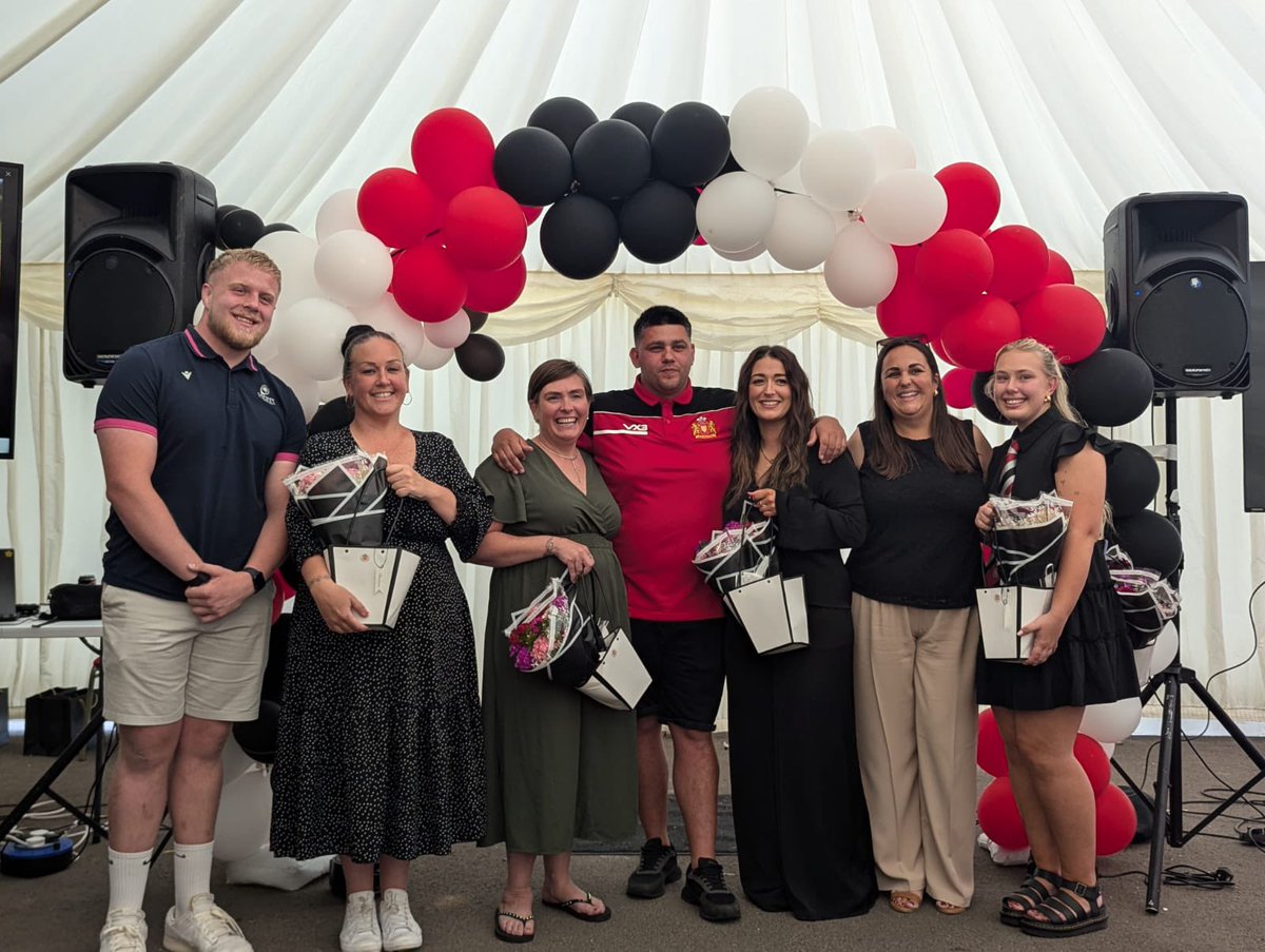 Behind the scenes, all age groups &amp; coaches are supported by a Team Manager. Thank you for your ongoing hard work &amp; dedication to ensure the smooth running of your teams. Shout out to our Minis TMs; 

Raindrops; Jordan
Puddles; Seren 
U7s; Beth
U8s; Sarah
U9s; Leanne
U10s; Sarah