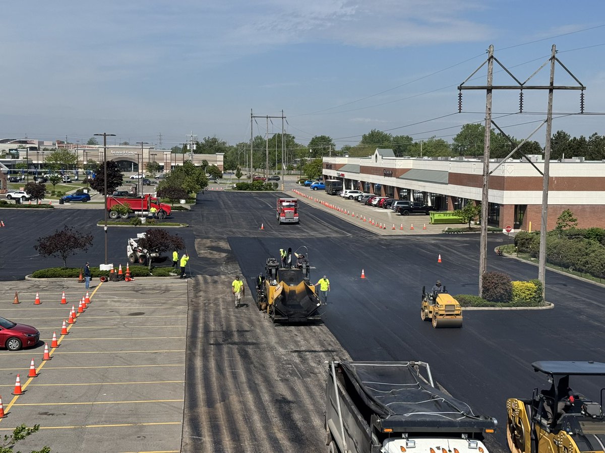 dps_prp's tweet photo. Paving our parking lot at Union Consumer Square. My waistline just got a little crowded. https://t.co/Ht6kIyAxZH