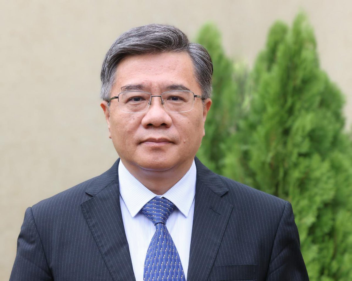 Présidence du Conseil du Togo (@presidencecstg) on Twitter photo Le point du partenariat entre le Togo et la Chine était ce 30 mai 2025 à Lomé, au cœur des échanges entre le Président du Conseil, <a href="/FEGnassingbe/">Faure Essozimna GNASSINGBÉ</a> et le diplomate chinois Weidong Chao en fin de mission.
Après sept ans de mission, l’ambassadeur chinois se réjouit de « l’hospitalité Le point du partenariat entre le Togo et la Chine était ce 30 mai 2025 à Lomé, au cœur des échanges entre le Président du Conseil, <a href="/FEGnassingbe/">Faure Essozimna GNASSINGBÉ</a> et le diplomate chinois Weidong Chao en fin de mission.
Après sept ans de mission, l’ambassadeur chinois se réjouit de « l’hospitalité