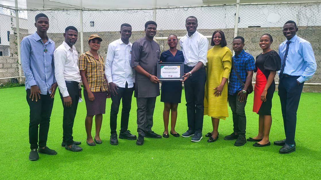 Dr. Segun MANUEL | Customer Service Trainer tweet media