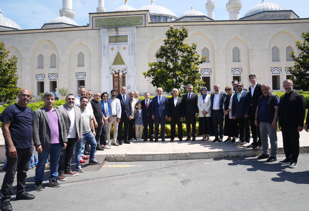 Burak ÇİFCİ (@burakcifci34) on Twitter photo Ümraniye Belediye Başkanımız Sn. <a href="/ismetyildirimtr/">İsmet Yıldırım</a> ve Ümraniye İlçe Başkanımız <a href="/cetinkaya_salim/">Salim Çetinkaya</a> ile Mimar Sinan Camiimizde Cuma Namazı Sonrası bir araya geldik.
Saygıdeğer Başkanımıza yakın ilgi ve alakalarından ötürü <a href="/atasehirakparti/">AK Parti Ataşehir</a> ailesi olarak çok teşekkür ederiz. Ümraniye Belediye Başkanımız Sn. <a href="/ismetyildirimtr/">İsmet Yıldırım</a> ve Ümraniye İlçe Başkanımız <a href="/cetinkaya_salim/">Salim Çetinkaya</a> ile Mimar Sinan Camiimizde Cuma Namazı Sonrası bir araya geldik.
Saygıdeğer Başkanımıza yakın ilgi ve alakalarından ötürü <a href="/atasehirakparti/">AK Parti Ataşehir</a> ailesi olarak çok teşekkür ederiz.
