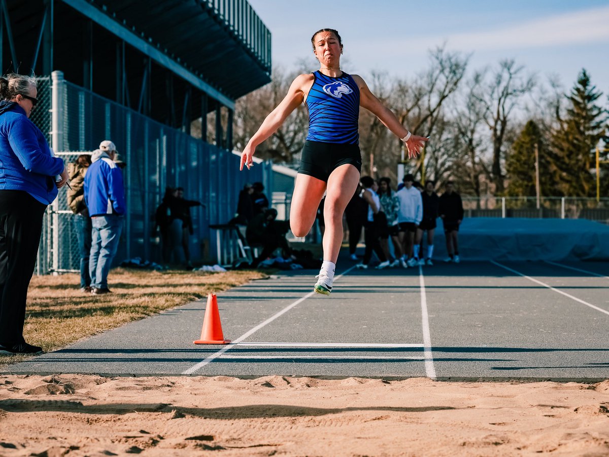 We had a great first day at sections yesterday! 

Senior: Halle Theis has punched her ticket to state in Long Jump! Huge PR of 17ft 9.75 inches to take 🥇

Finals will be Saturday!