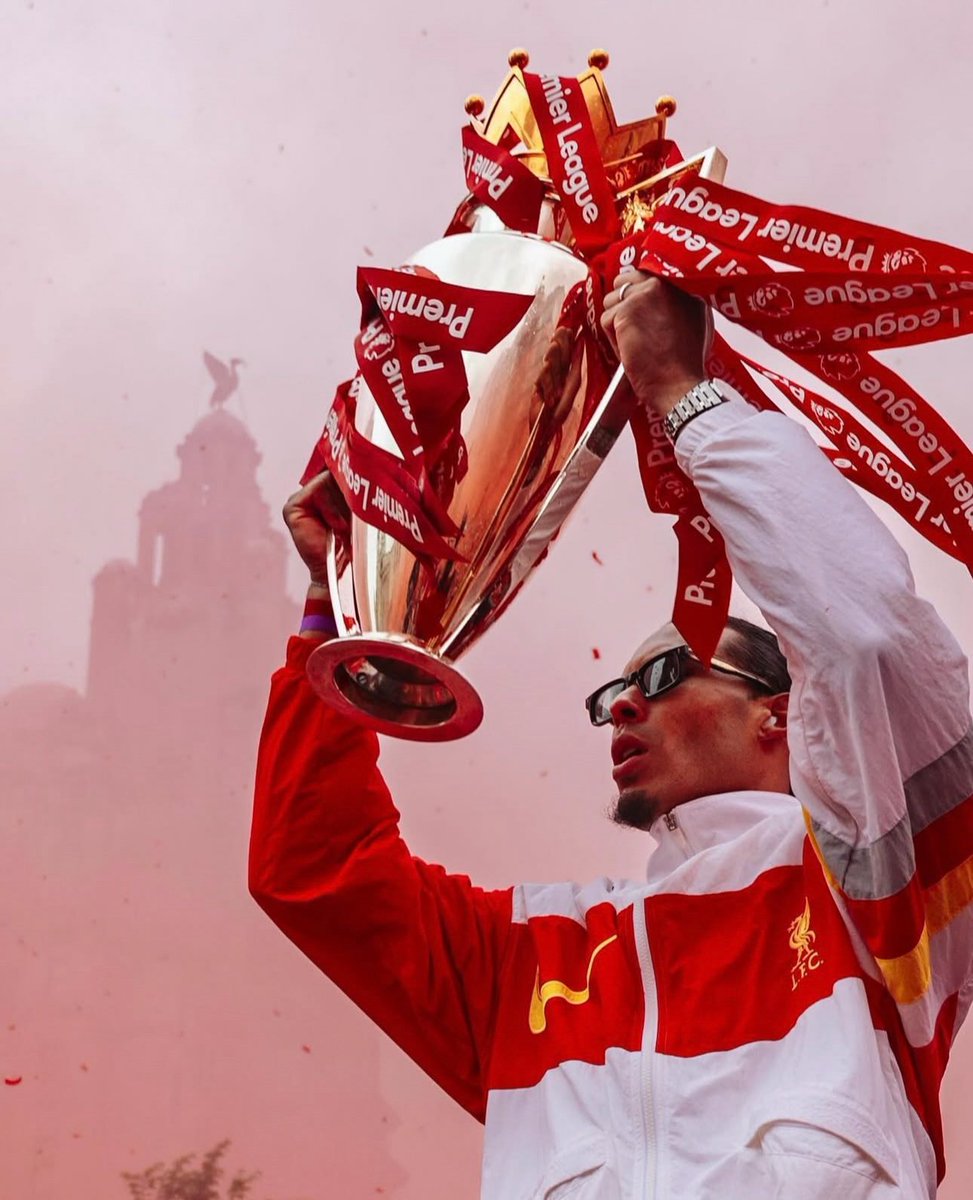 If you’re a #LiverpoolFC fan, which of these would you most like as a painting…? 

#YNWA #liverpoolparade #LFCchampions #LFC