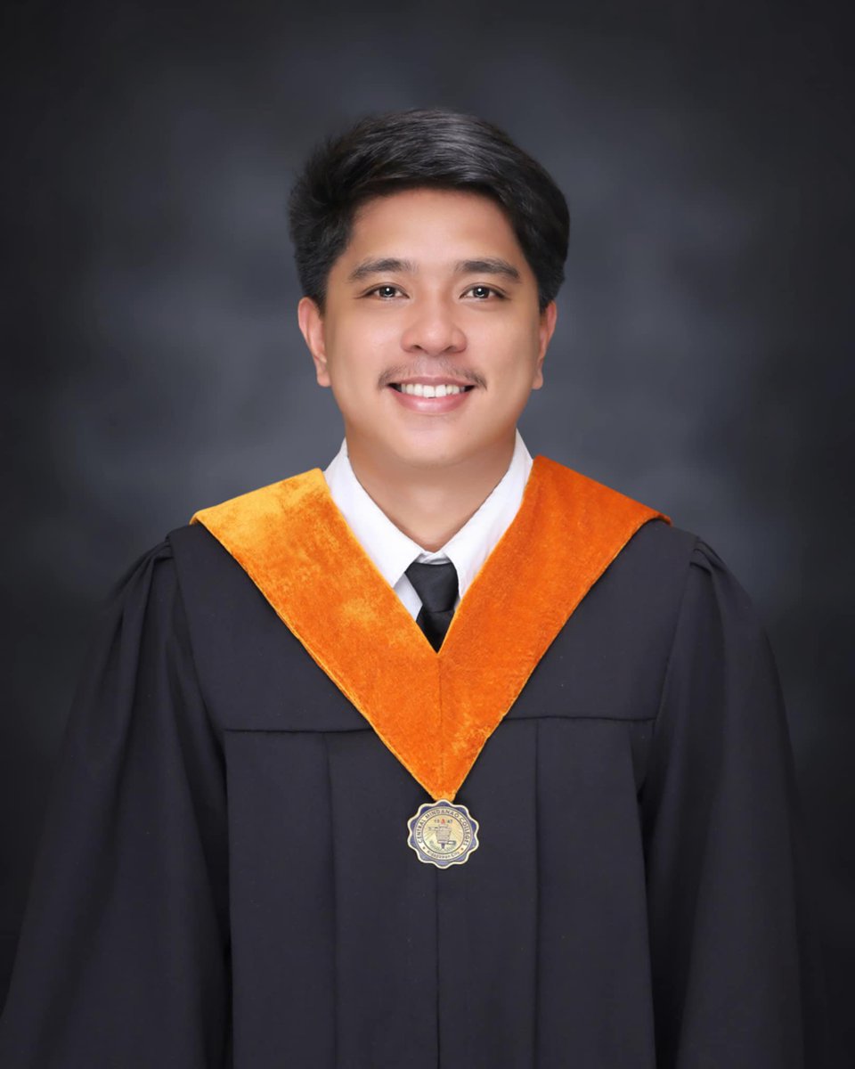 fransoringo's tweet photo. Nahuman ra jud 🤣🎓🧑‍🎓
 Cum Pyansa https://t.co/BnVH8g2gQr