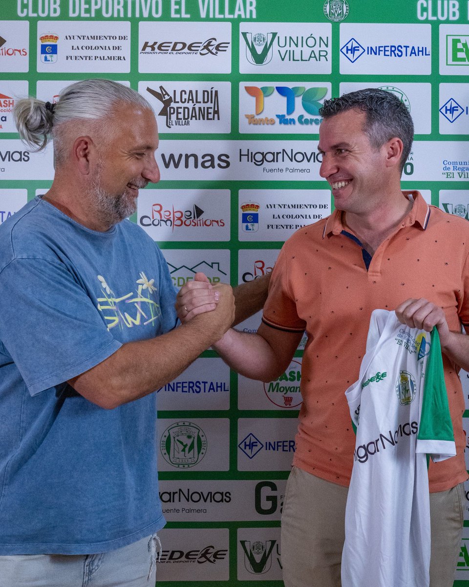 📸 Carlos Sanz Sanz, presentado en Rueda de Prensa como entrenador de nuestro Senior masculino 💚🤍💚 
.
.
.
#cdelvillar #elvillarseniormasculino #elvillaresdeporte #rfafcórdoba #rfaf