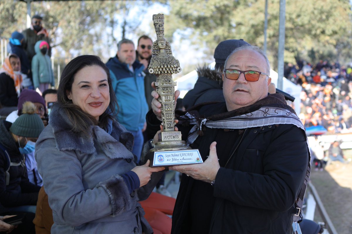 Selçuk Efes Kültür ve Turizm Vakfı Başkanımız, hepimizin Mahmut abisi Mahmut Kapıcıbaşı’nı kaybetmenin derin üzüntüsü içindeyiz.
Efes Selçuk’ta deve güreşlerinden kültürel etkinliklere kadar büyük bir özveriyle çalışan, kültürümüzü yaşatmak için elinden geleni yapan Mahmut