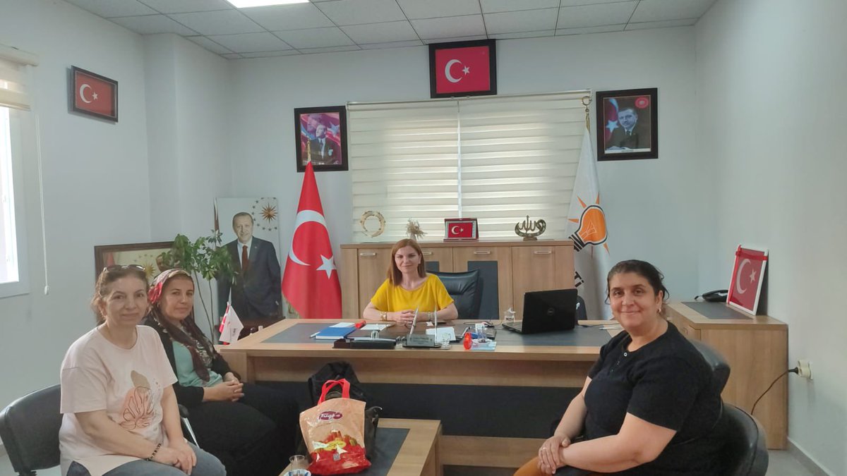 📌Ziyaret 
Ak Parti Mersin Mezitli İlçe Kadın Kolları Başkanımız Sayın Sıdıka Dinçer Misafirlerimizi Ağırlamaya devam ediyor.