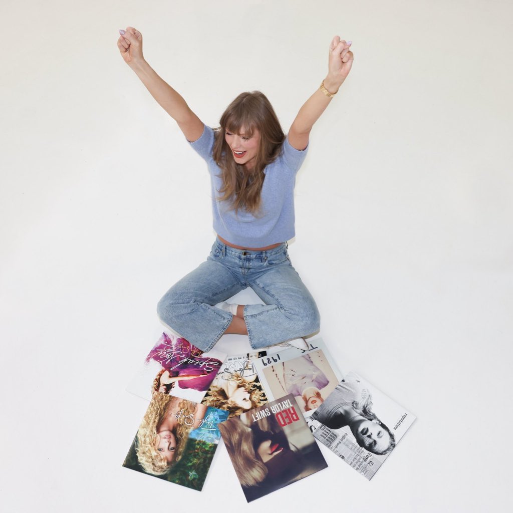 TSwiftLA's tweet photo. 🚨 | Taylor Swift now owns the masters of all her albums! 

“I really get to say these words: All of the music I’ve ever made… now belongs… to me.

And all my music videos.
All the concert films.
The album art and photography.
The unreleased songs…
My entire life’s work.” https://t.co/x0tzjY3sWz