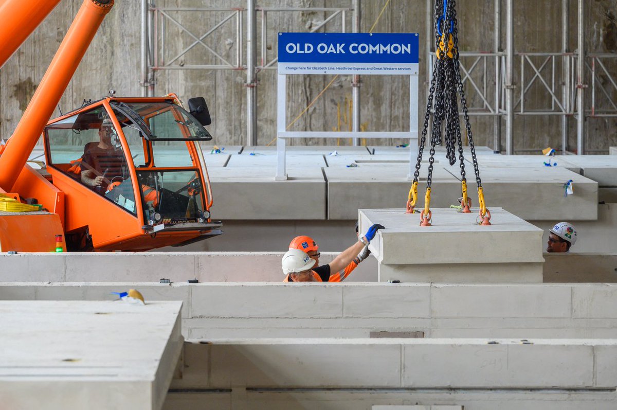 balfourbeatty's tweet image. Progress at @HS2ltd #OldOakCommon! The first high-speed platform is now being installed — and we’re proud to play our part.
450m-long platforms, 400m trains, and a step closer to transforming UK travel.
Learn more: balfourbeatty.com/media-centre/l…
#UKrail #Infrastructure