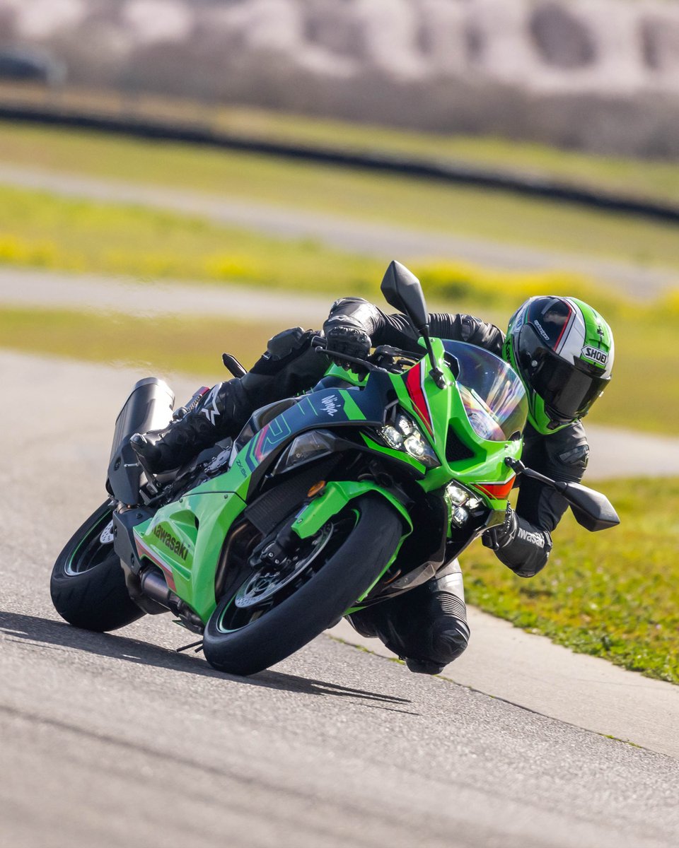 Crank up the thrill! The #NinjaZX6R packs a potent 636cc engine