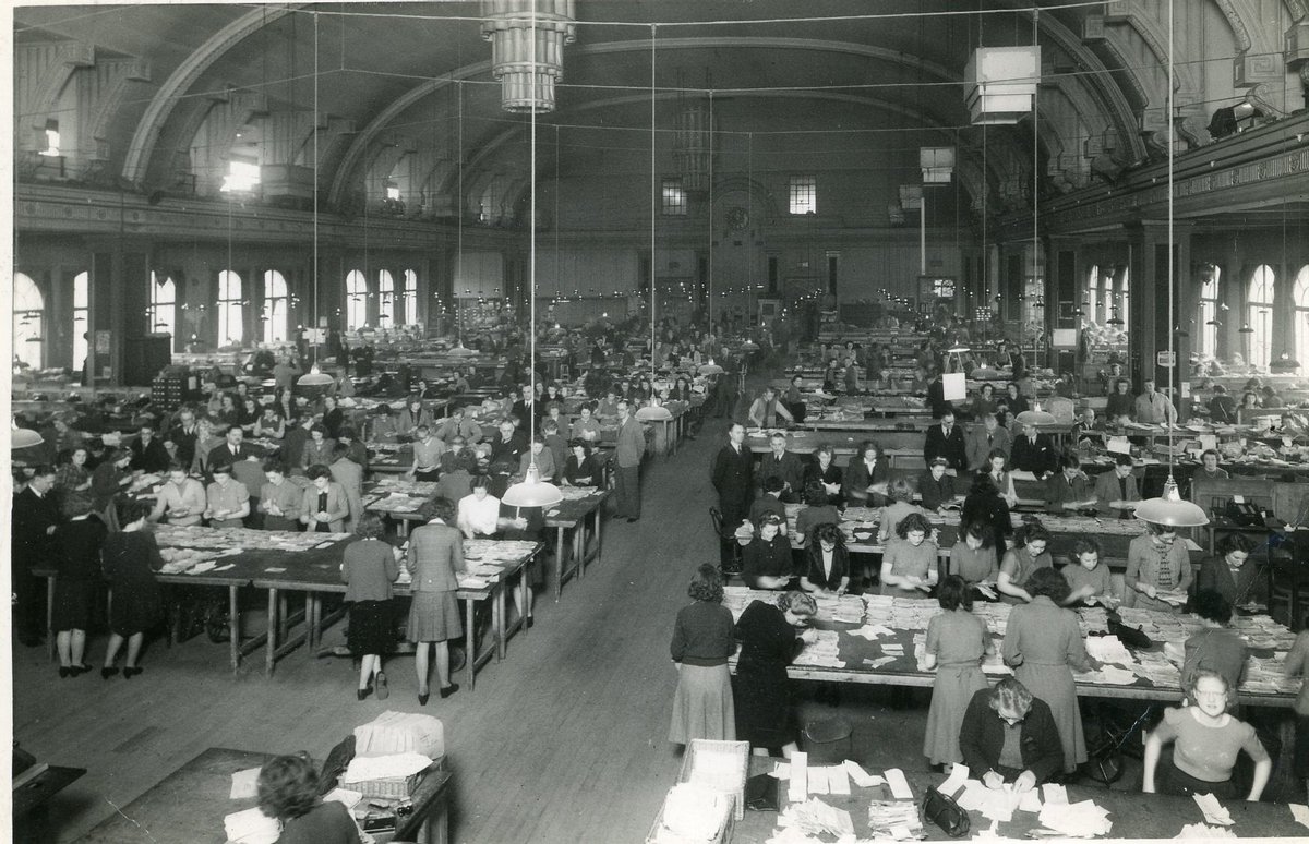 #DidYouKnow Trentham Hall became the official Bank of England clearing house during #ww2
 
Discover more fascinating facts about #trentham in our next archive film show Sunday 8 June 3pm at Brampton Museum. Pre-booking is a must only a few tickets left: ticketsource.co.uk/brampton-museu…