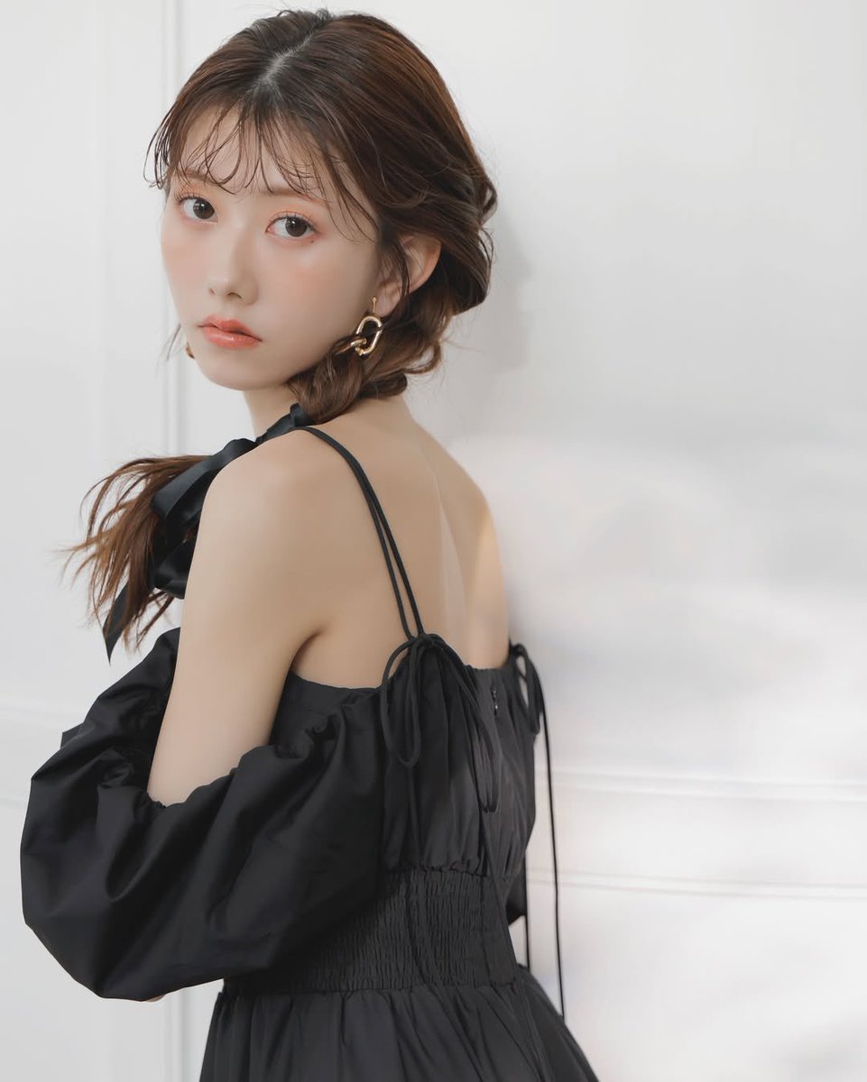 Chiba Erii showcases her gorgeous visuals in new Rienda photoshoot.
#千葉恵里
