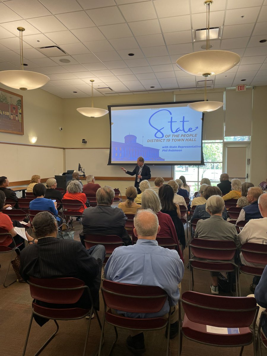 RepPhilRobinson's tweet image. Thank you to the people of Solon, Glenwillow, and Oakwood for filling the room at our State of the People Town Hall! Great people, great updates, and great questions. Forever proud to serve the people of District 19.
Onward together.