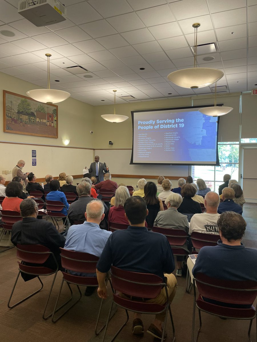 RepPhilRobinson's tweet image. Thank you to the people of Solon, Glenwillow, and Oakwood for filling the room at our State of the People Town Hall! Great people, great updates, and great questions. Forever proud to serve the people of District 19.
Onward together.