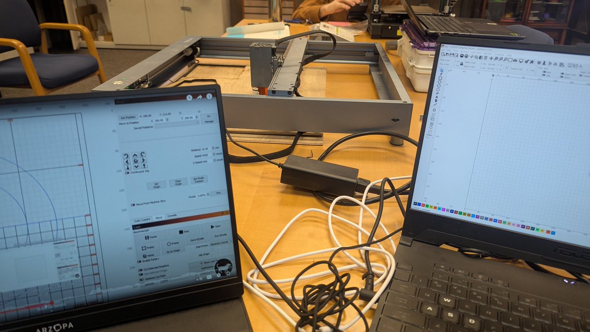 outofyerhed's tweet photo. Just another day at the office. Grownup nerd toys are so much more fun than young nerd toys...
#makerspace #CreativeTech https://t.co/l8J0UUoC5U