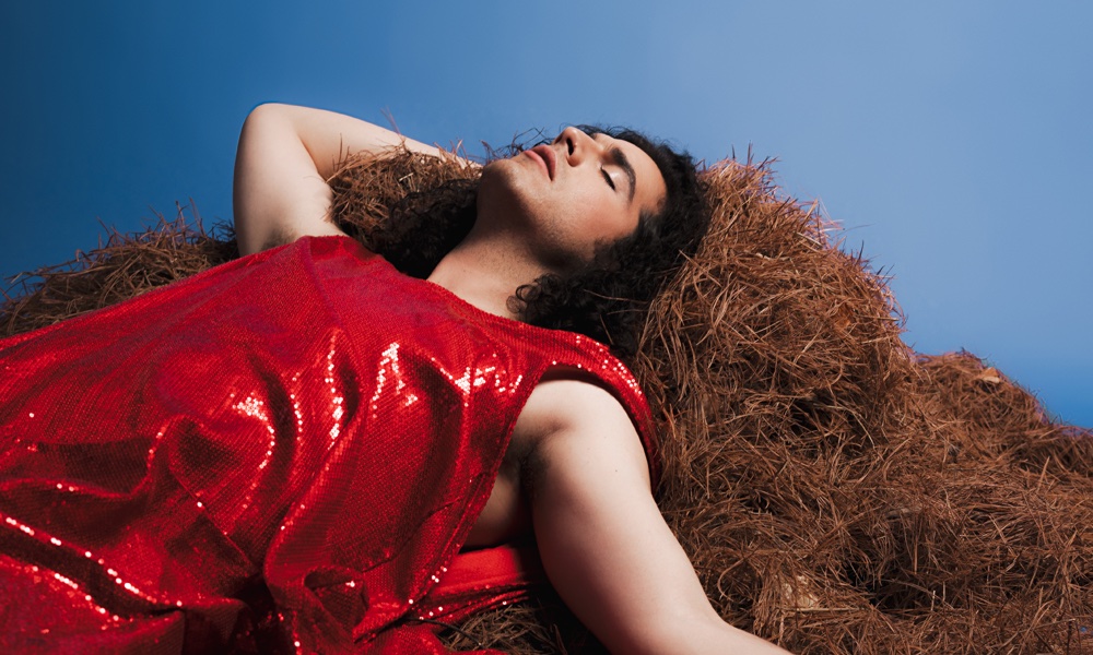 I recently sat down with Jeremy Dutcher, the indelible two-spirit artist, who will be joining the TSO next month for a one-of-a-kind performance. We had such a fun chat on why it is important to combine different musical traditions, Pride and more. ENJOY!

inmagazine.ca/2025/05/the-vo…