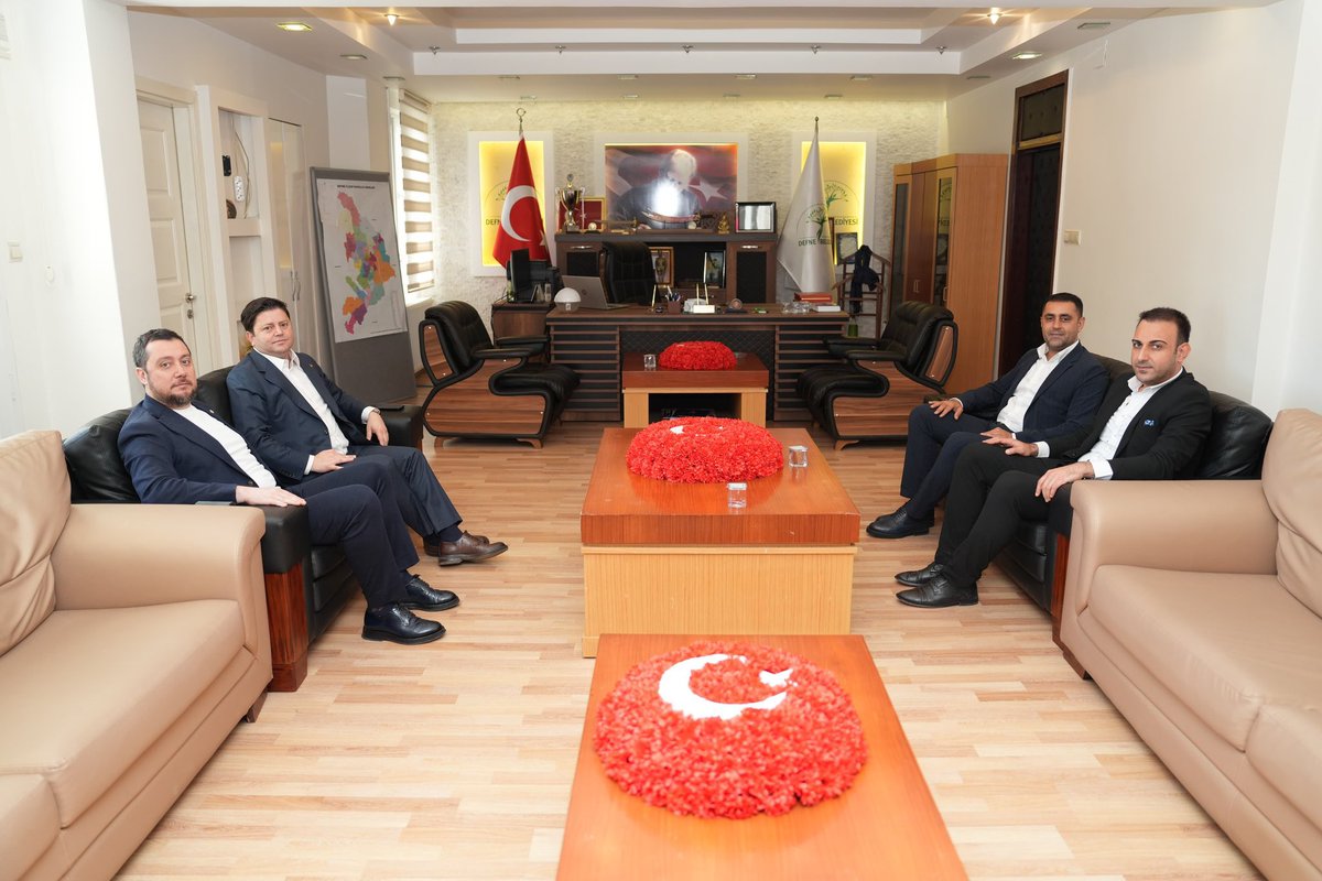 Emrah Kozay (@emrahkozay01) on Twitter photo SODEM Yönetim Kurulu olarak 6 Şubat depremlerinin ağır hasar verdiği Hatay’ın Defne ilçesindeyiz. SODEM ve Kadıköy Belediye Başkanımız <a href="/mesutkosedagi/">Mesut Kösedağı</a> ve Defne Belediye Başkanımız <a href="/ozgunhalil_/">Halil ibrahim Özgün</a> ile birlikte ilk olarak SODEM toplantımızı gerçekleştirdik.
SODEM olarak Defne’de SODEM Yönetim Kurulu olarak 6 Şubat depremlerinin ağır hasar verdiği Hatay’ın Defne ilçesindeyiz. SODEM ve Kadıköy Belediye Başkanımız <a href="/mesutkosedagi/">Mesut Kösedağı</a> ve Defne Belediye Başkanımız <a href="/ozgunhalil_/">Halil ibrahim Özgün</a> ile birlikte ilk olarak SODEM toplantımızı gerçekleştirdik.
SODEM olarak Defne’de