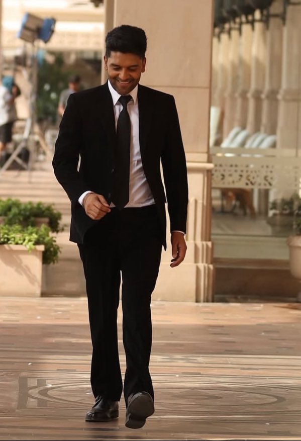 KushiT8's tweet photo. Not just wearing a suit—wearing dreams, confidence, and quiet strength.🖤
A heart full of purpose, and a mind set on greatness."
#EleganceInBlack #SoulfulStyle #GraceInEveryStep #Kithevasdene #Streaming #GuruRandhawa #KeepShining https://t.co/CfcDXu5PKg