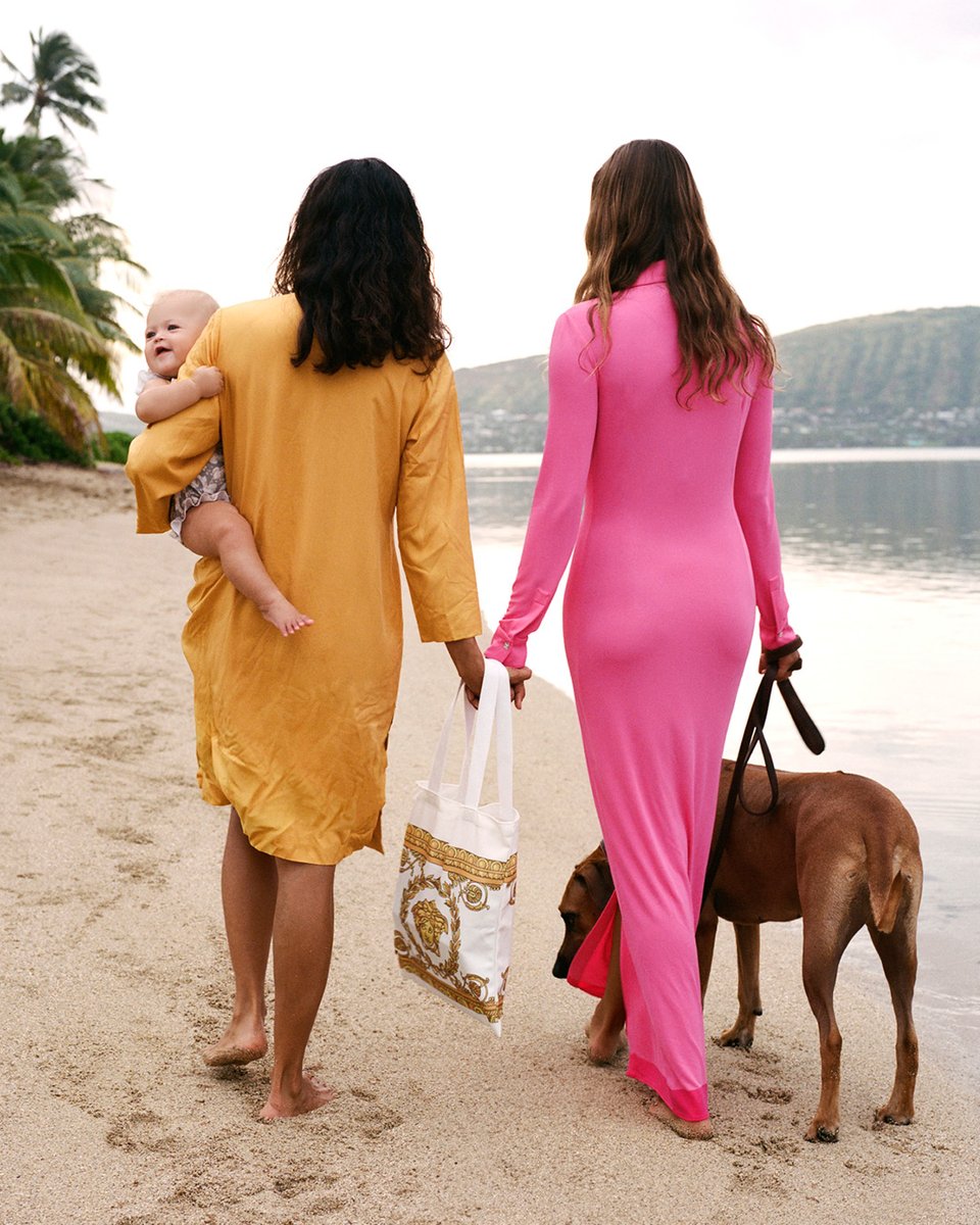 Versace, Relationships, Intimacy and Community

Discover more at e-versace.com/Versace-Commun…