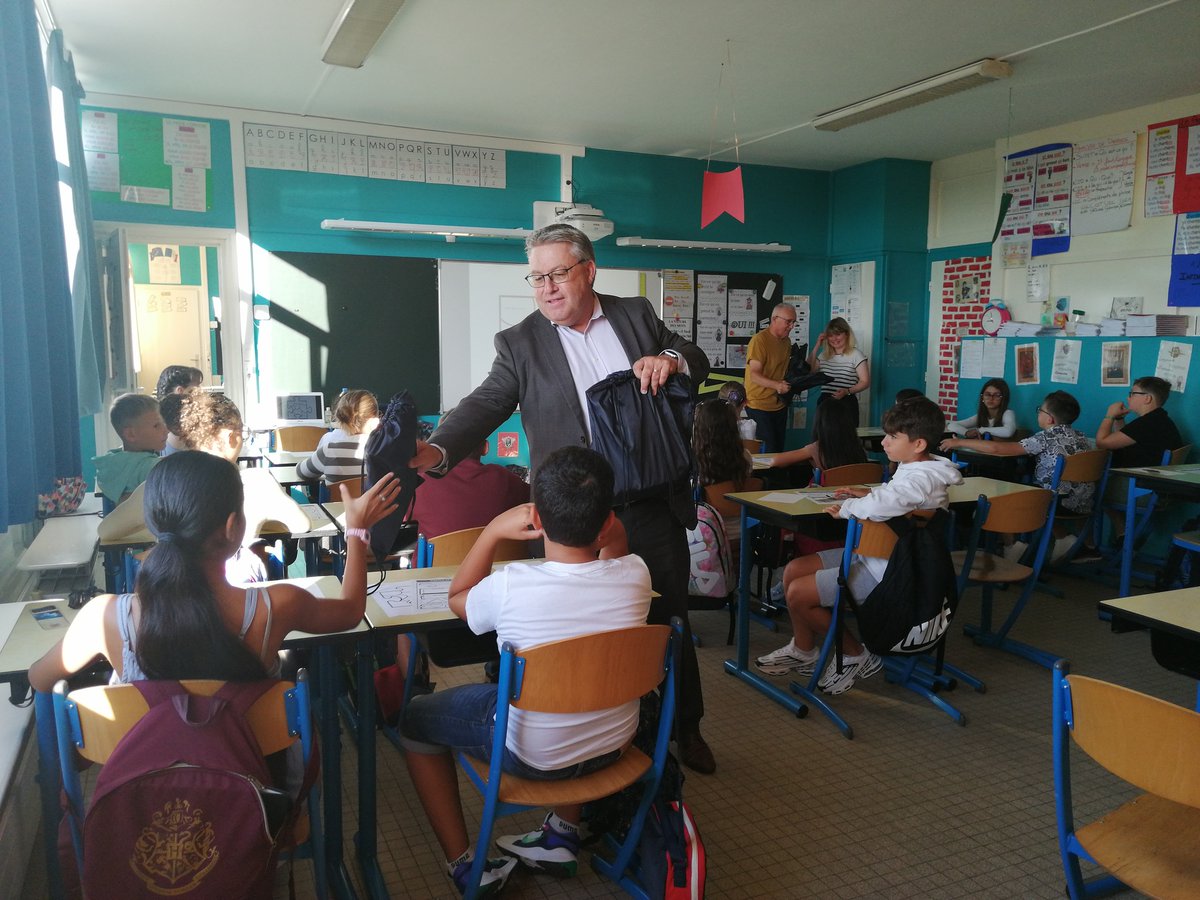LE SAVIEZ-VOUS ?

NOUVEAU : Un kit de rentrée scolaire pour bien démarrer l'année !

✅ Depuis l'année 2024, la Ville contribue à la scolarité des écoliers du CP au CM2 à travers la distribution d’un kit de rentrée, en septembre.

Renseignements auprès de l’accueilpointcom.