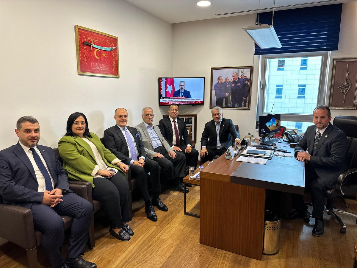 📍TBMM

Gemlik Ticaret ve Sanayi Odası Başkanı Sn. Hasan Hamaloğlu ve Yönetim Kurulu Üyelerini Milletvekillerimiz ile Meclis’imizde misafir ettik.

Nazik ziyaretleri için teşekkür ederim.
