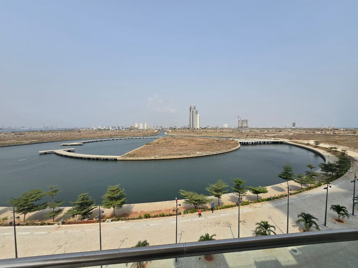 hhandm's tweet photo. LUXURY 1-BEDROOM EXECUTIVE APARTMENT FOR LETTING IN EKO ATLANTIC CITY, VI, LAGOS-NIGERIA

- Furnished
- Beautiful aerial view of Eko Atlantic Marina and Ocean
- Pool
- Internet services
- Concierge service, etc

Rent: $33,000.00 p.a

For viewing:
08055327922
info.hhandm@gmail.com https://t.co/Uz0rRd39wU