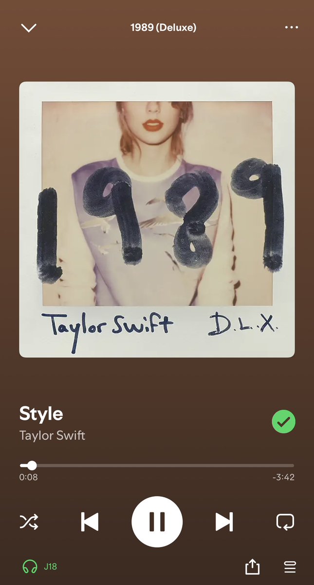 Taylor Swift Charts (@taylorschartsfr) on Twitter photo 