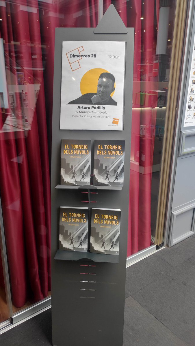 Quins riures ens vam fer a la presentació de «El torneig dels núvols» a la <a href="/Fnac/">Fnac</a> de València. Gràcies, valencians i valencianes! I gràcies, <a href="/jollibre/">Jollibre</a>, per fer-ho possible! Petons!