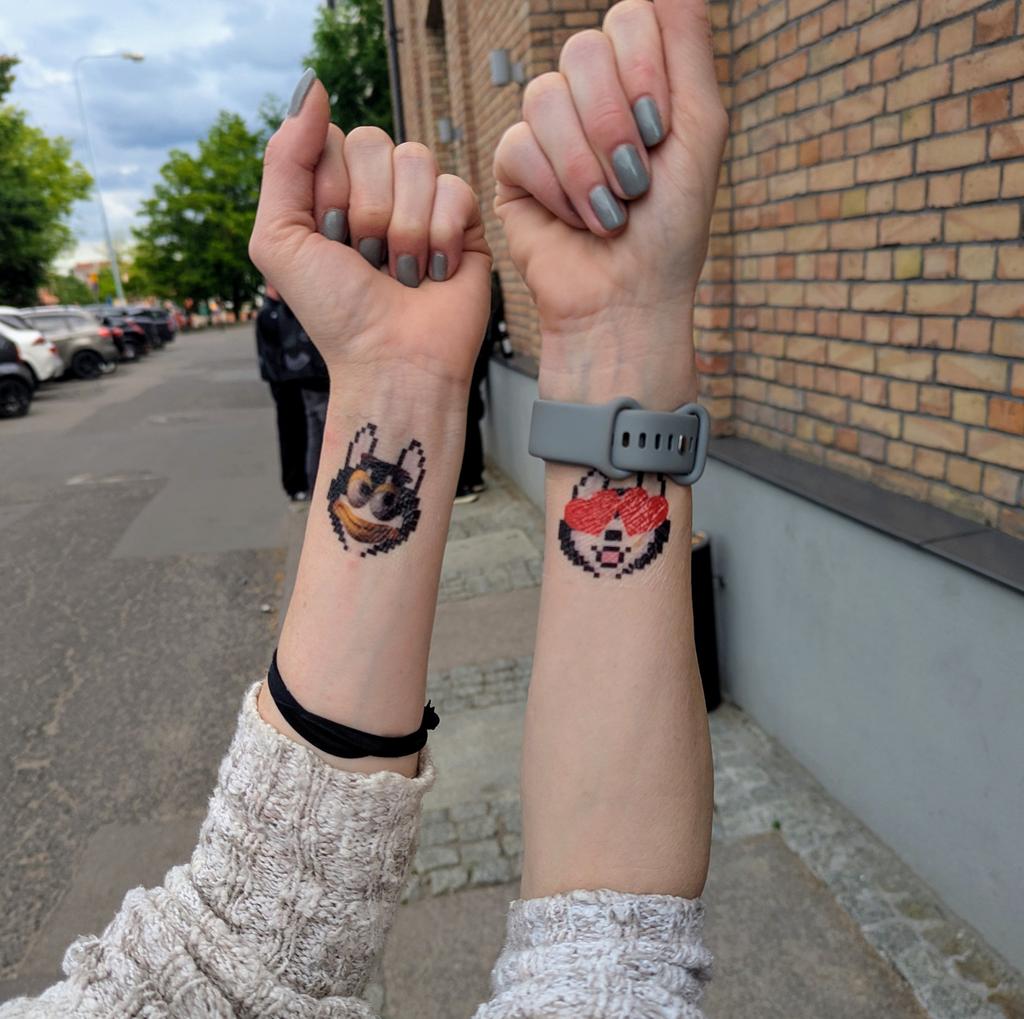 jkrobar (@jkrobar3) on Twitter photo I came all the way to Poland and all I got were these $HOSKY tattoos.
Thanks for nothing <a href="/HoskySummit/">Hosky Summit</a> I came all the way to Poland and all I got were these $HOSKY tattoos.
Thanks for nothing <a href="/HoskySummit/">Hosky Summit</a>