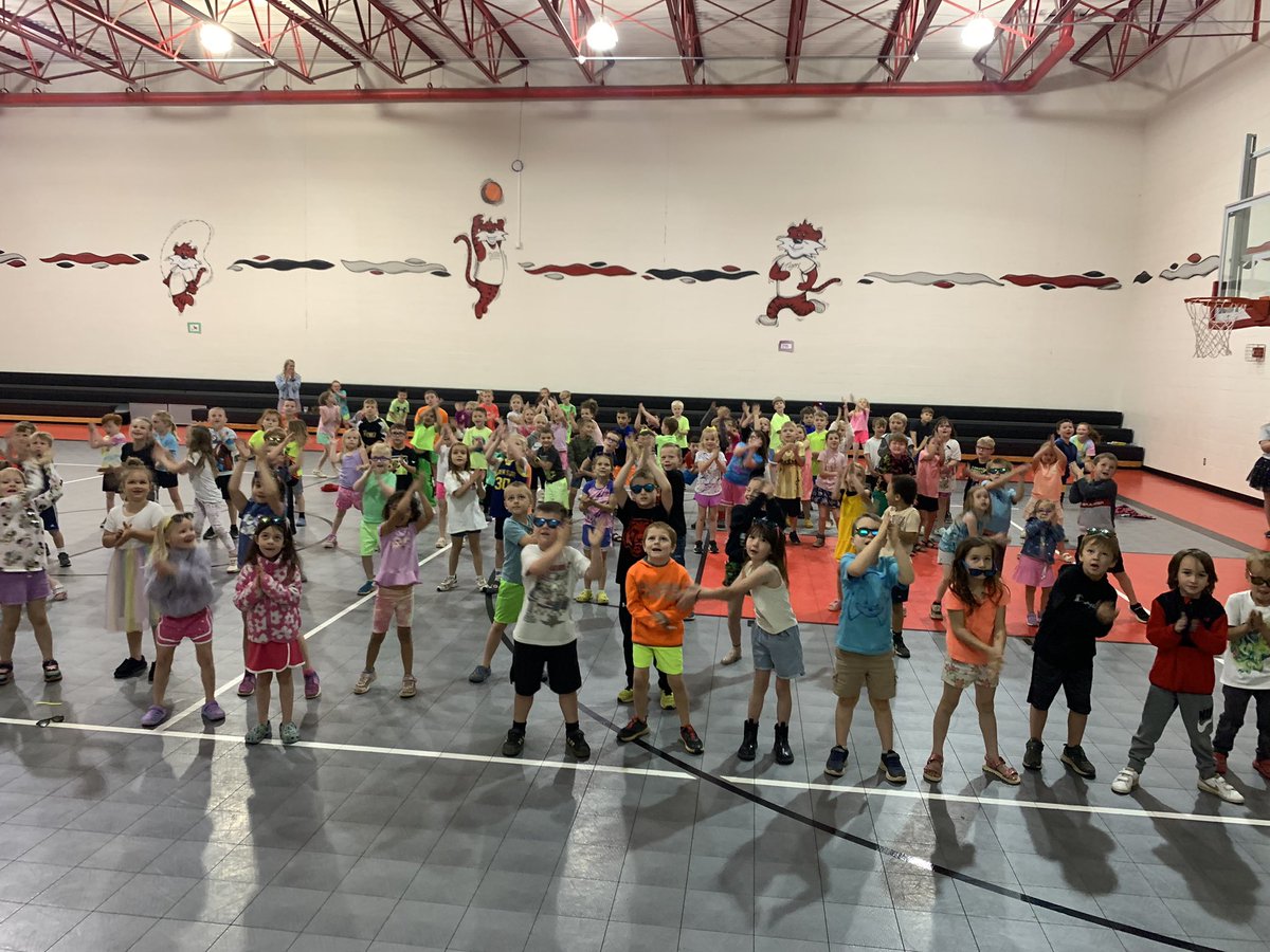 So much to celebrate on the last day! It’s been a wonderful school year!! 🐾♥️