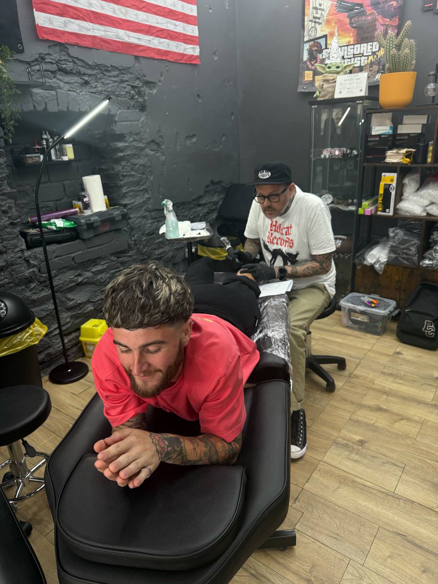 It was always going to be him 🤷🏻‍♂️

We can confirm the third person to get the badge tattooed on them is Oliver Dymond  

#ymlaenybryn🐉🔴