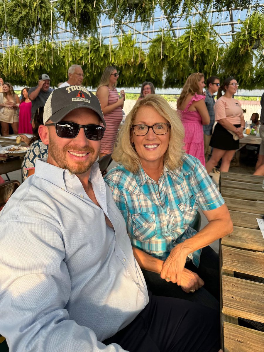 Jonathan Shell (@jshellky) on Twitter photo 🚨 Big news in KY! My friend, Sen. Robin Webb, switches from Dem to GOP. Pres. Trump’s leadership is strengthening our nation & growing our party. Love working w/ Robin on ag issues—thrilled to welcome her commonsense approach to the <a href="/KYGOP/">Republican Party of Kentucky</a>! Welcome, Robin!! 🚨 Big news in KY! My friend, Sen. Robin Webb, switches from Dem to GOP. Pres. Trump’s leadership is strengthening our nation & growing our party. Love working w/ Robin on ag issues—thrilled to welcome her commonsense approach to the <a href="/KYGOP/">Republican Party of Kentucky</a>! Welcome, Robin!!