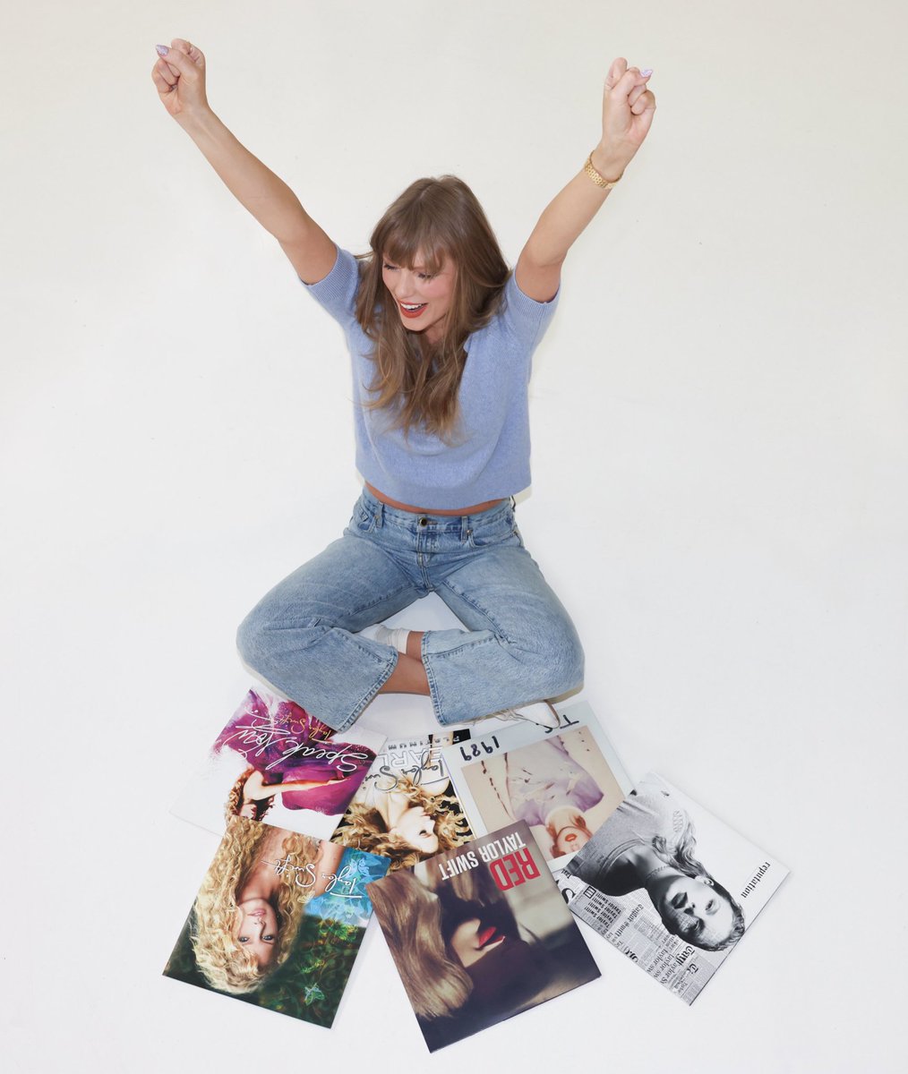 TayUpdatesARG's tweet image. 🚨 | Luego de años de lucha, Taylor finalmente recuperó sus primeros 6 álbumes después de haber regrabado 4!
"Toda la música que he hecho... ahora me pertenece... a mí. Los recuerdos. La magia. La locura. Cada época. El trabajo de toda mi vida".