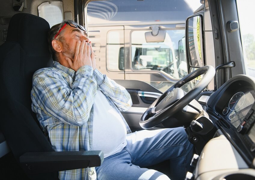 Camionisti e lavoro usurante: servono 50mila firme per il riconoscimento legale.
Leggi la notizia > transportonline.com/dettaglio_news…
#autotrasporto #camio #camionisti #merci #lavoro