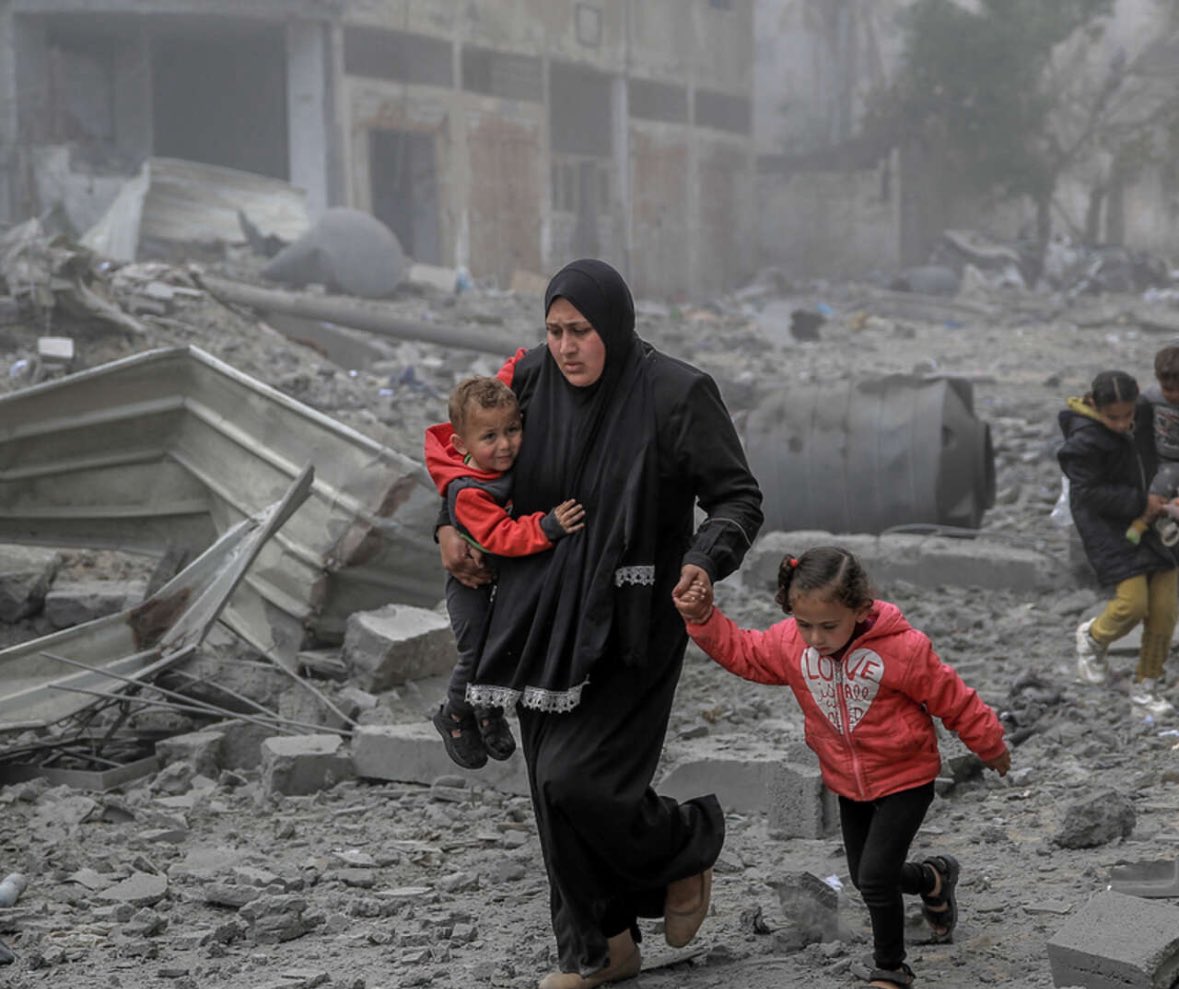 Americans be like “it so sad what’s happening over there” 🇵🇸 while they order a Happy Meal and wash it down with a Starbucks frappe, as if they’re not paying to drop the bombs