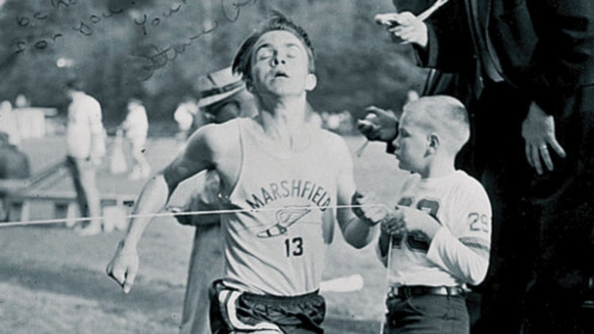 PDX_devine's tweet image. Came across a rare photo of Steve Prefontaine that includes a handwritten note to the young boy holding the string at the finish line. Ended up writing an entire story around one question:
What happened to the boy with the string?
👟 Latest on @DyeStat: dyestat.com/gprofile.php?m…