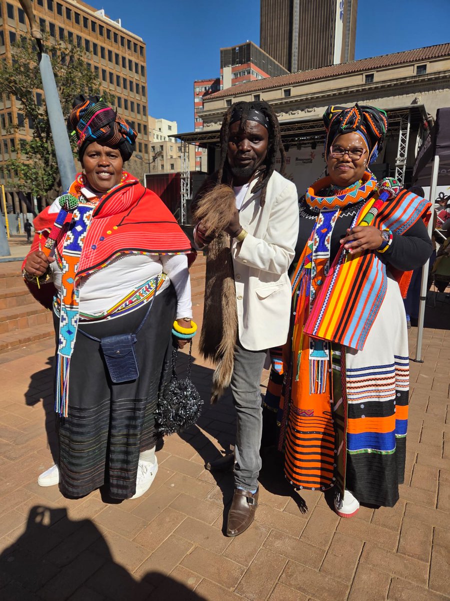 CllrNkokou's tweet image. AFRICA MONTH Celebrations @ Byers Naudé Square.
We&apos;re honouring our diverse continent with vibrant displays from various African countries with @CllrNkokou MMC For Community Development &amp;amp; Library Director Nobuntu Mpendulo.
#joburglibraries #citylibrary #AfricaMonth