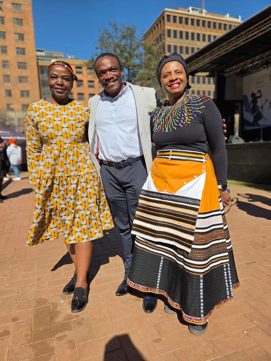 CllrNkokou's tweet image. AFRICA MONTH Celebrations @ Byers Naudé Square.
We&apos;re honouring our diverse continent with vibrant displays from various African countries with @CllrNkokou MMC For Community Development &amp;amp; Library Director Nobuntu Mpendulo.
#joburglibraries #citylibrary #AfricaMonth