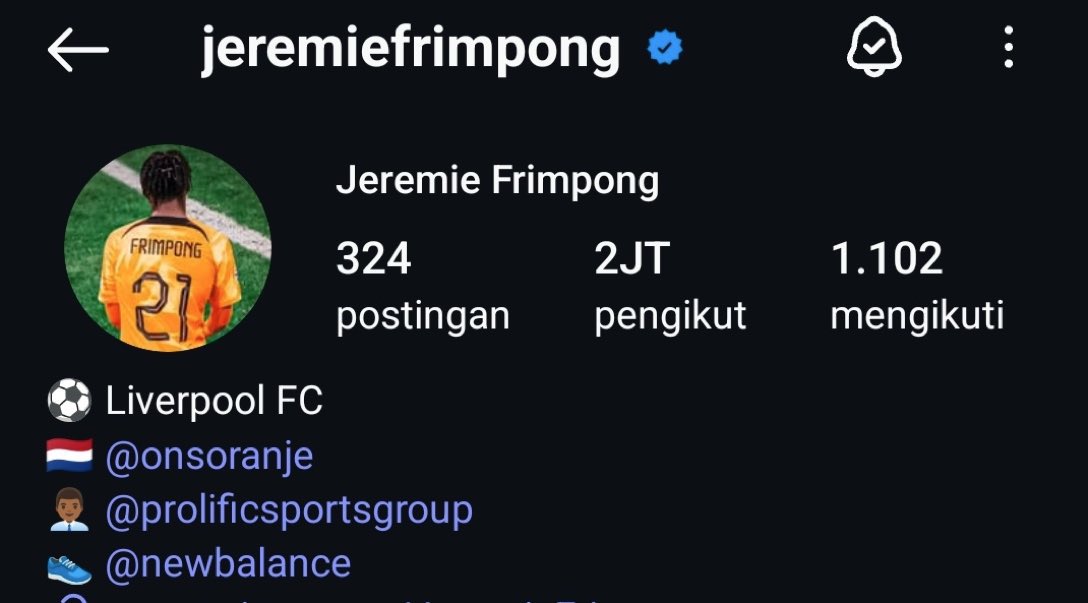 VerrellBra's tweet photo. @LFC change his bio already 😎 https://t.co/nU4LutDGcg