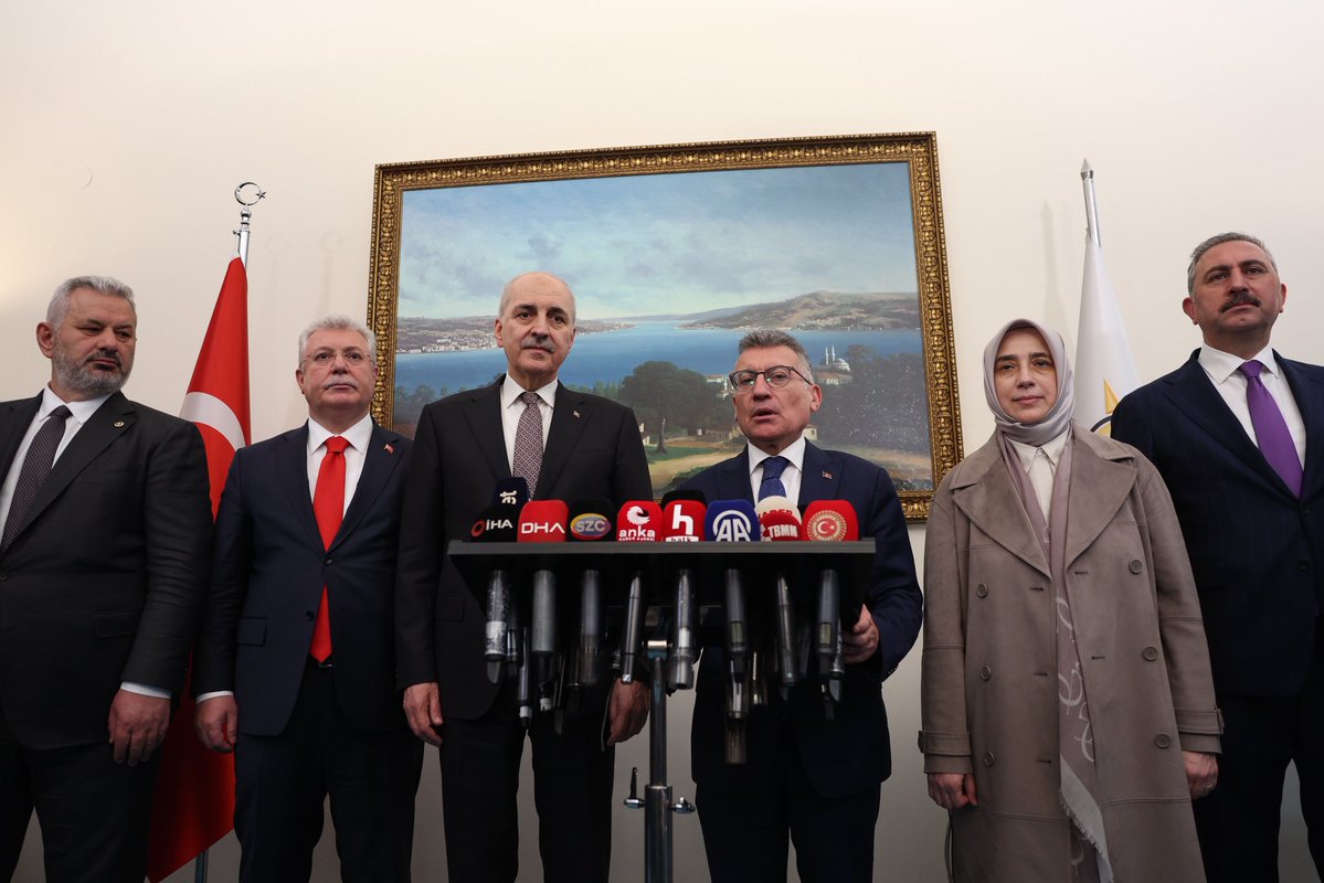 Abdullah Güler (@avabdullahguler) on Twitter photo 28. yasama dönemi II. devrede de TBMM Başkanı adayı olması vesilesiyle, AK Parti Grup Başkanlığı'mızı ziyaret eden TBMM Başkanımız Sn. <a href="/NumanKurtulmus/">Numan Kurtulmuş</a>'a nazik ziyaretleri için şahsım ve milletvekili arkadaşlarımız adına teşekkür ediyorum.
28. yasama döneminin ilk iki yılında 28. yasama dönemi II. devrede de TBMM Başkanı adayı olması vesilesiyle, AK Parti Grup Başkanlığı'mızı ziyaret eden TBMM Başkanımız Sn. <a href="/NumanKurtulmus/">Numan Kurtulmuş</a>'a nazik ziyaretleri için şahsım ve milletvekili arkadaşlarımız adına teşekkür ediyorum.
28. yasama döneminin ilk iki yılında