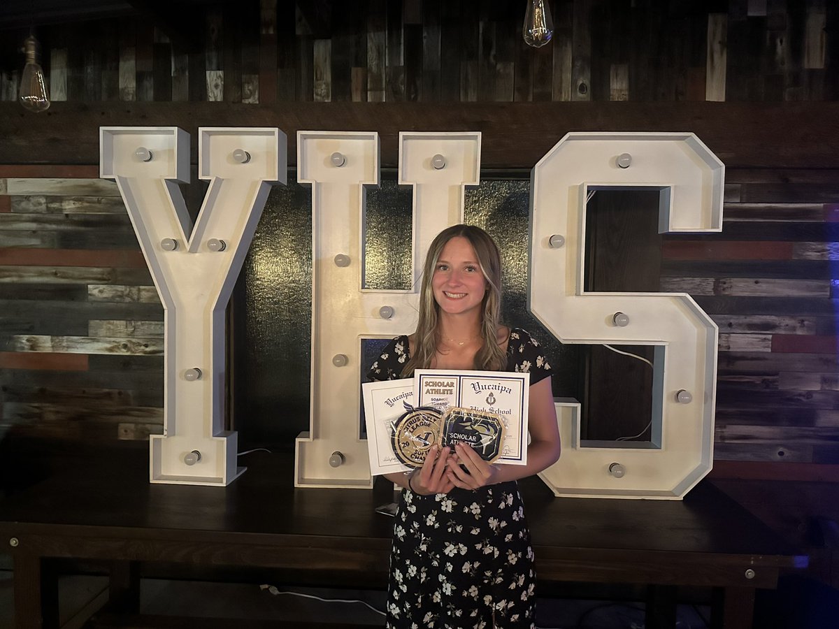 Reece_V2027_33's tweet image. Year 2 complete 🦅🥎: Citrus Belt League Champs, Scholar Athlete (14th in the sophomore class w/ 4.5 GPA) and second team All League. @AMGonzalez2027 #yhssoftball #middles #utility #centerfield #amg2k9 #classof2027 #yhsvarsitysoftball