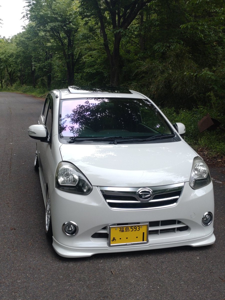 Ngarage5's tweet photo. 車熱なし💧
ミライースをシンプルかつ上品に見えるように作るの夢中になってた頃が懐かしく思える😌
今は車より夢中になれる事があるの👍
とりあえず金稼がなきゃ先に進まん！
じじい頑張る😣💦

#ミライース
#後付けサンルーフ
#BBS https://t.co/gXxhe4SunR