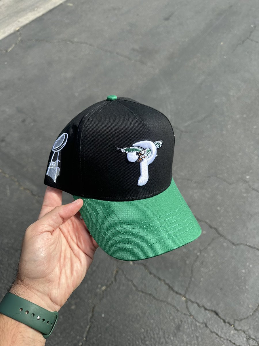Last up for the Philly Champs drop is this Black/Kelly Green color. Won’t be restocking these 🏆