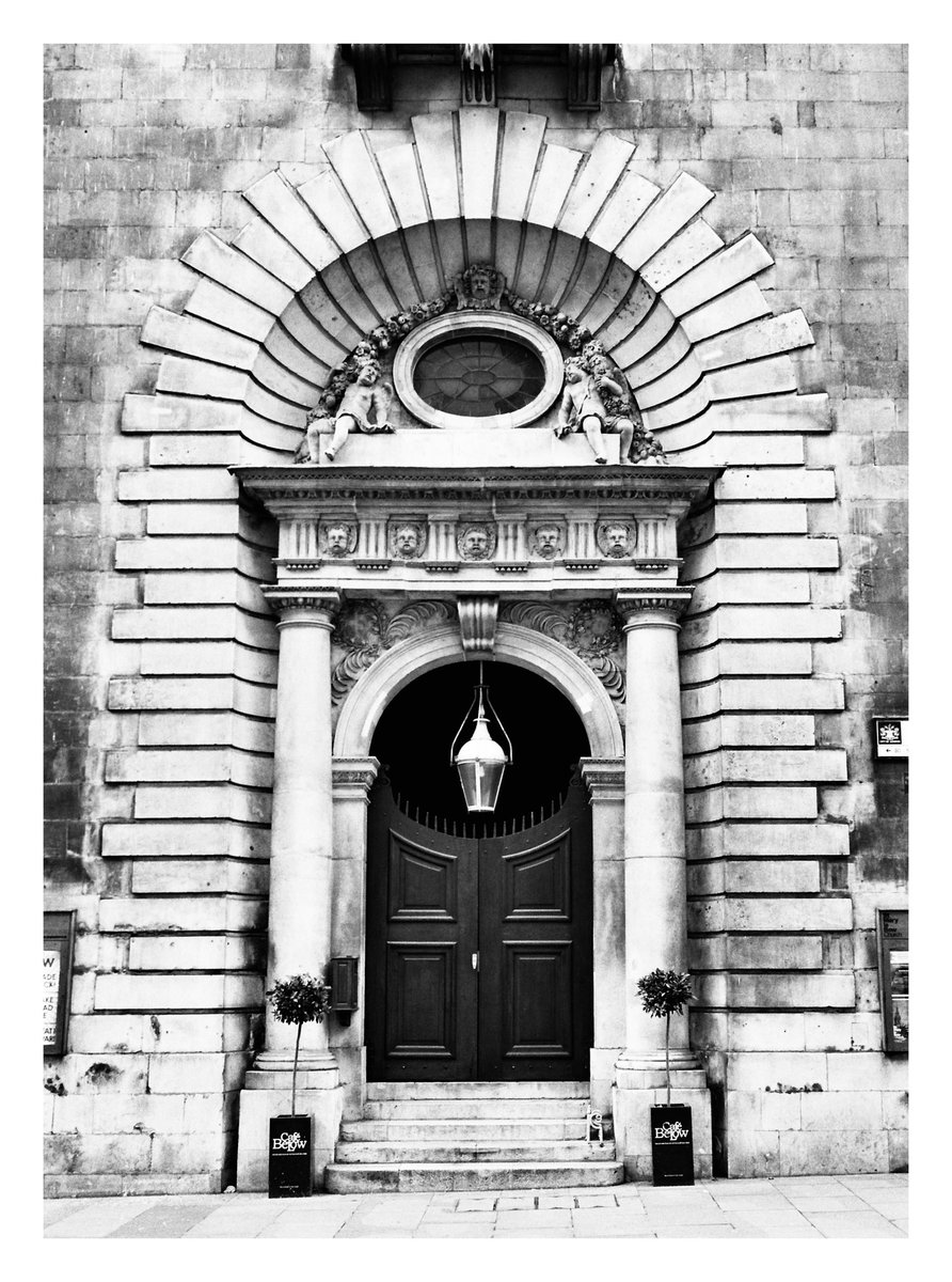 I must admit I really like the quality and convenience of 645 format in a walk-around camera. City of London, Ilford Delta 400 Pro, captured with Fuji GS645S
#analogphotography #filmphotography #photography
#blackandwhitephotography #bnwphotography #monochrome #bnw #mediumformat