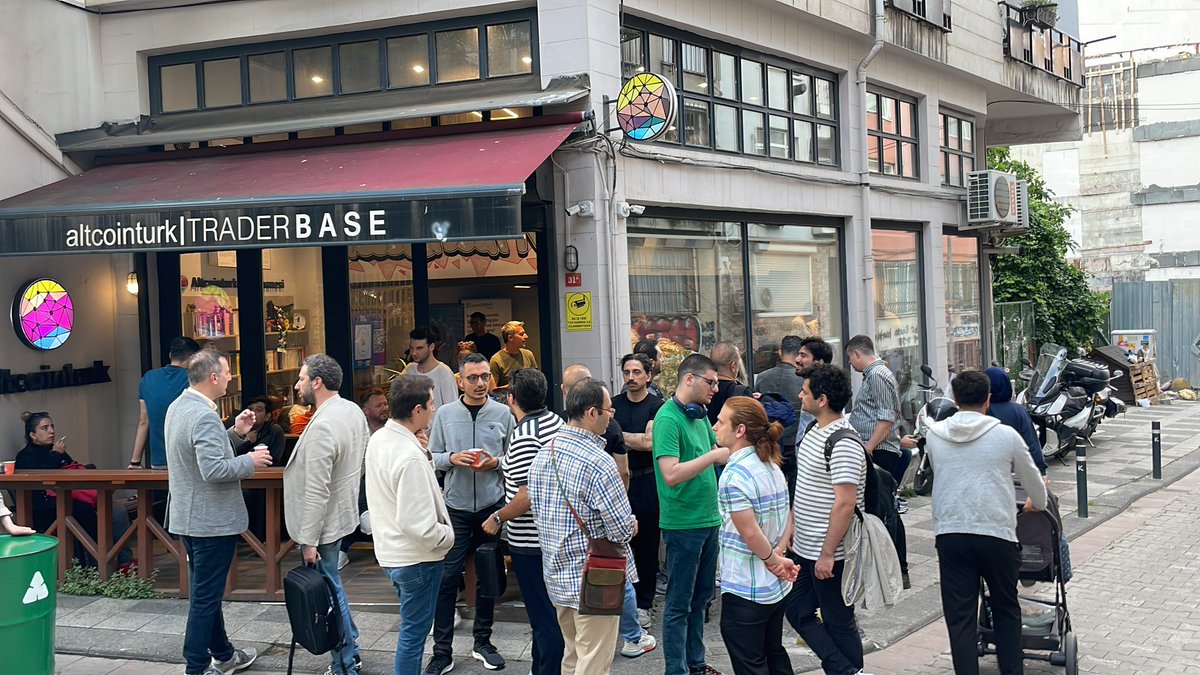 KriptoCuma 🤩 
#GarantiBBVAKriptoCuma | via: <a href="/garantibbvakrp/">Garanti BBVA Kripto</a> &amp; <a href="/altcointurk/">Altcointurk</a> 🚀