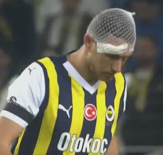 proxyhaber's tweet photo. Edin Dzeko: "Sahada her şeyimi verdim. Ama kupaları kazanmak için yetmedi." https://t.co/bkxJdjMv6f