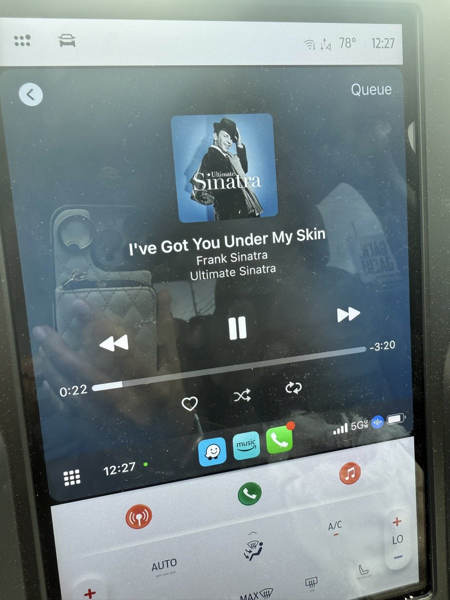 TraceyinRI's tweet photo. Best.Ever.

#franksinatra https://t.co/Qb666lP3WS